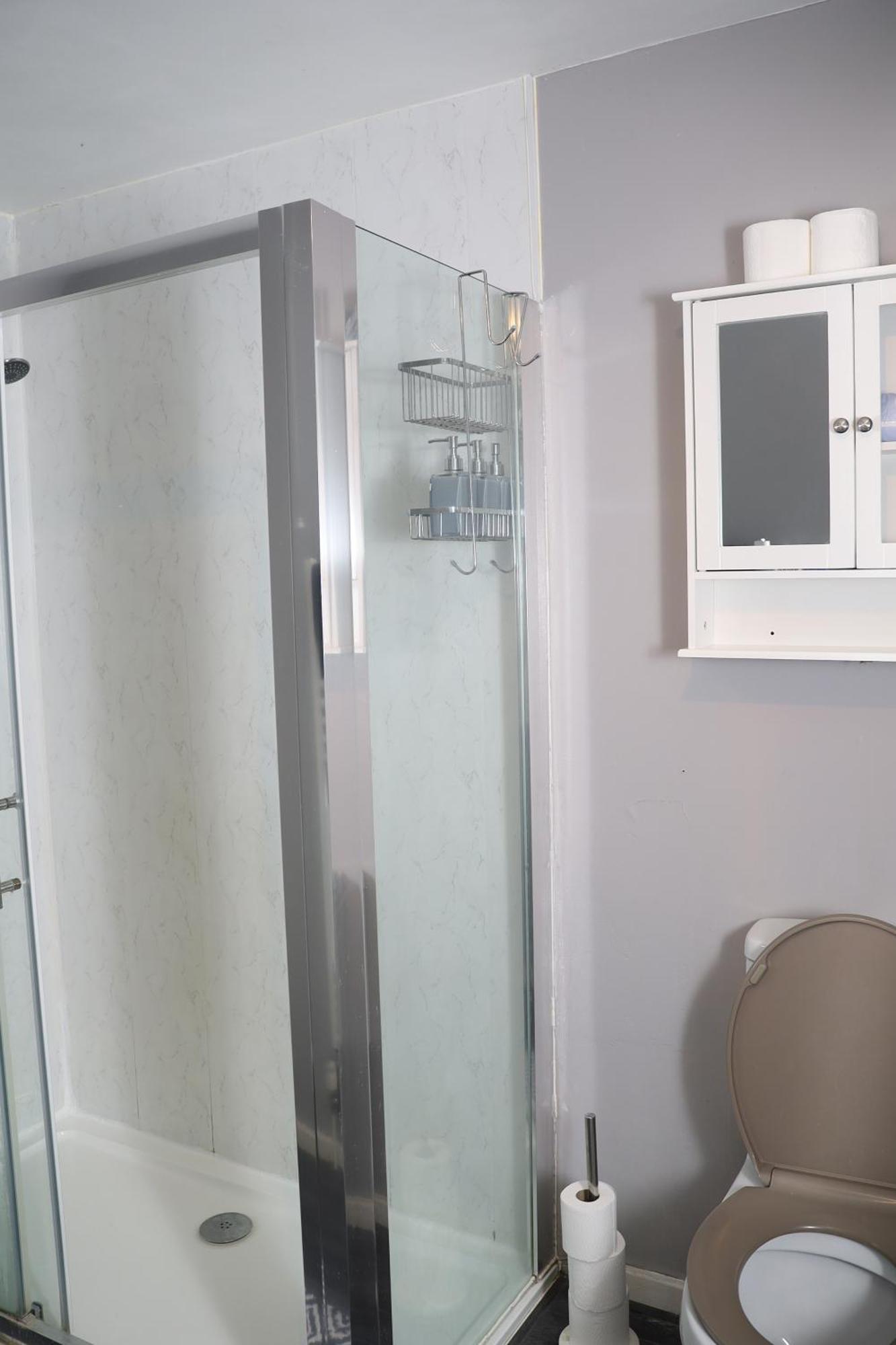 Superb 3 Bedroom Flat In Stafford Exterior photo