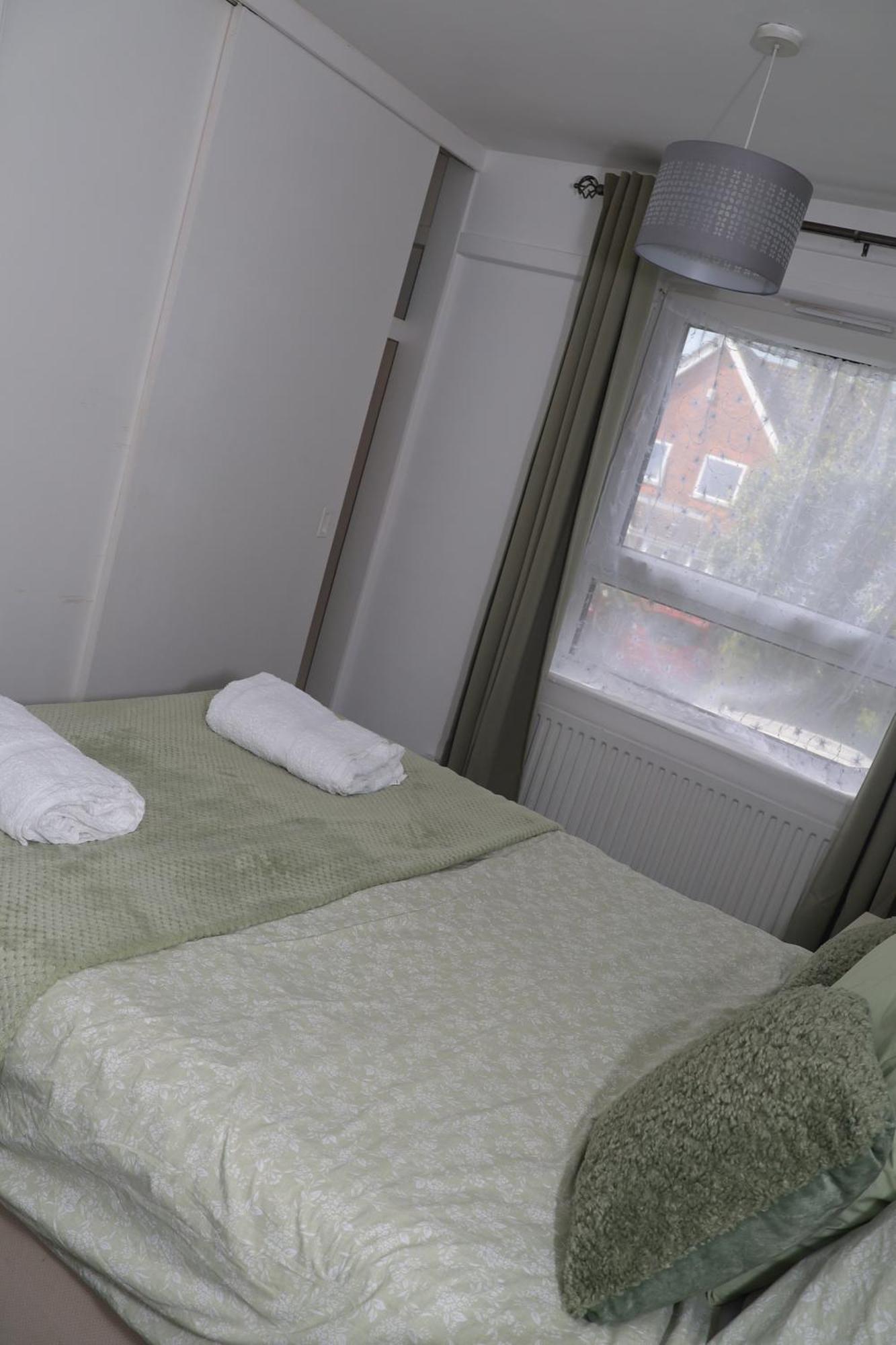 Superb 3 Bedroom Flat In Stafford Exterior photo