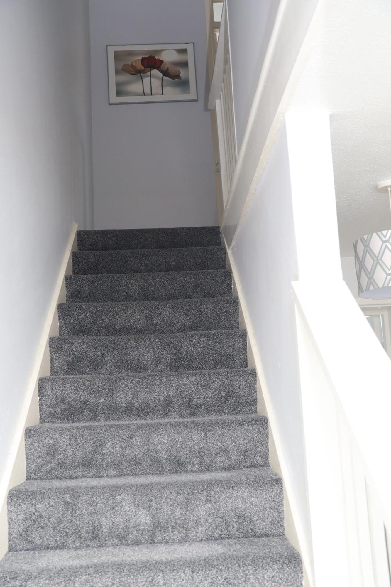 Superb 3 Bedroom Flat In Stafford Exterior photo