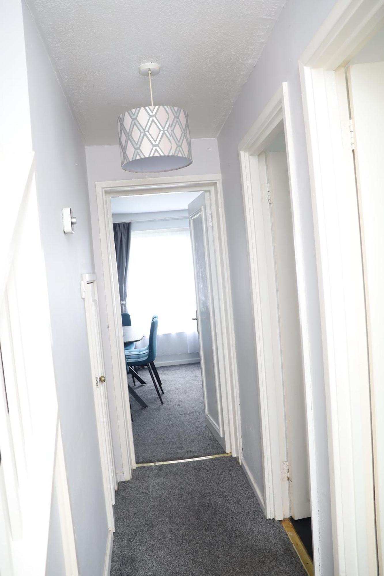 Superb 3 Bedroom Flat In Stafford Exterior photo